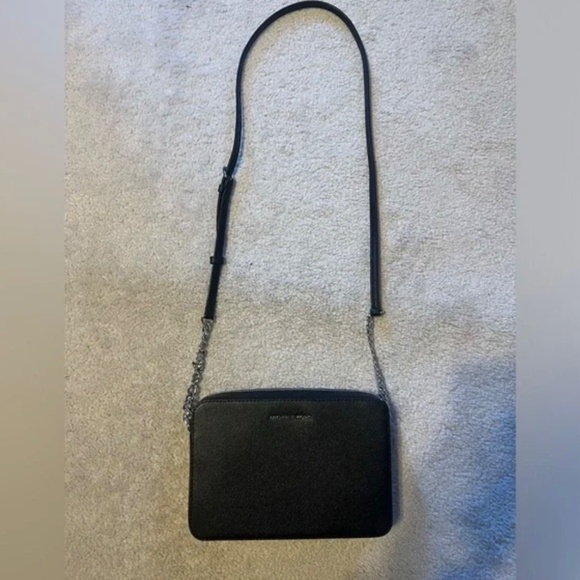 Michael Kors Jet Set Large Saffiano Leather Crossbody Bag - Picture 3 of 6